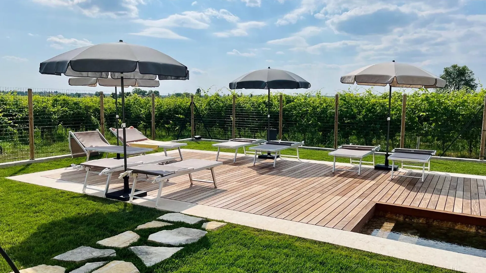 Il Vigneto Bed & Breakfast Desenzano del Garda 0*,  Italy